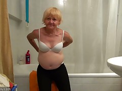 Granny and fine cutie masturbating